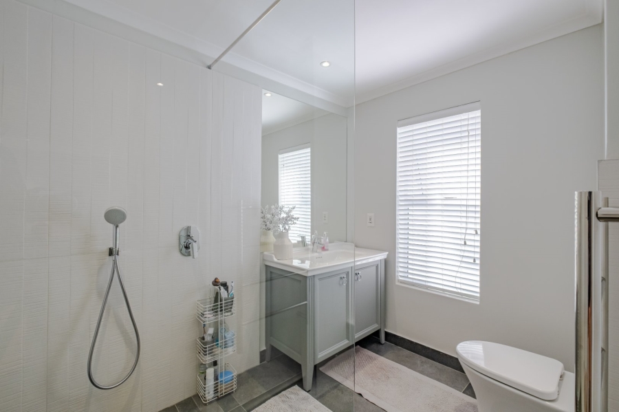 3 Bedroom Property for Sale in Chanteclair Western Cape